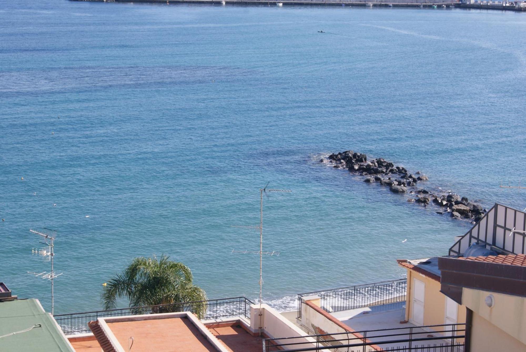 Donna Sicilia Hotel Giardini Naxos Bagian luar foto