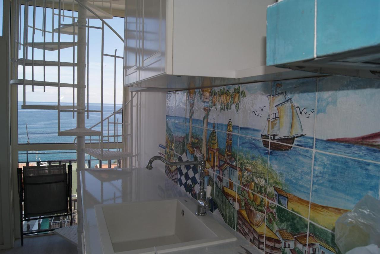 Donna Sicilia Hotel Giardini Naxos Bagian luar foto